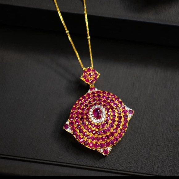 Natural Burmese Ruby and Diamond Brooch/Pendent in 18 k solid gold - Picture 6 of 9
